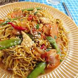 Ayam Wijen Indomie Goreng